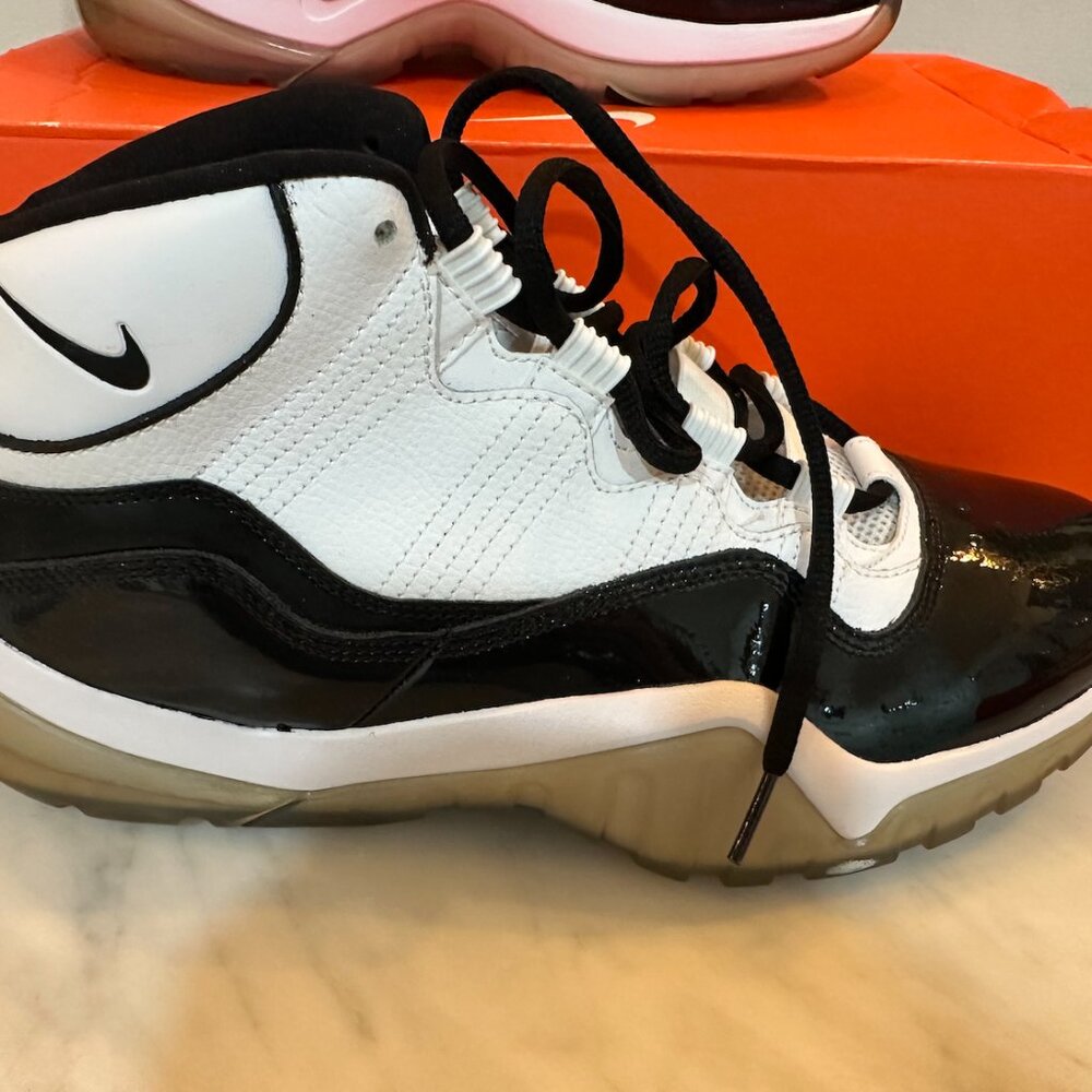 Nike Mens, ZOOM Phenom Supreme, Size 11.5, Not Worn, With Box, BLACK/ WHITE